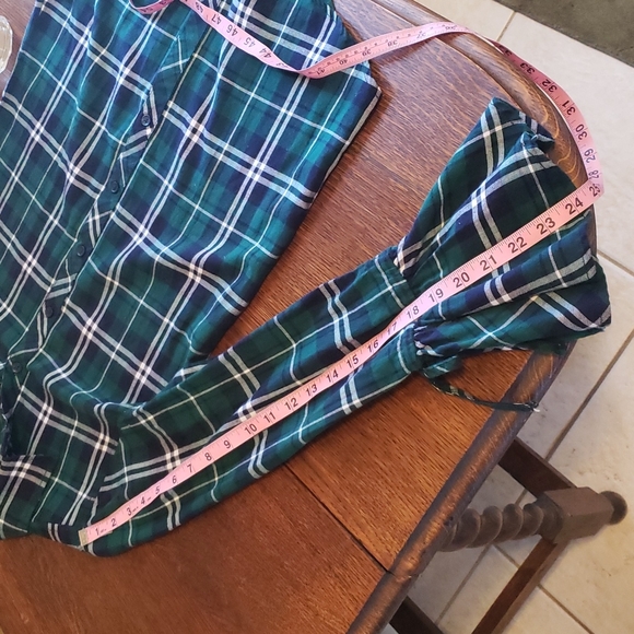 ♦️Beachlunchlounge Plaid Top with Bell Sleeves. FINAL PRICE - Picture 8 of 9